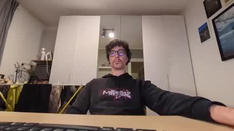 Snapshot of sti270452 chatting on November 2025 04:07:02 PM Jenk online show from November 2025 04:07:02 PM