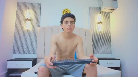 stiven_cooper2 online show from June 2026 12:20:01 PM