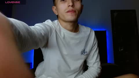 stiven tellez  online show from March 2025 02:41:02 AM