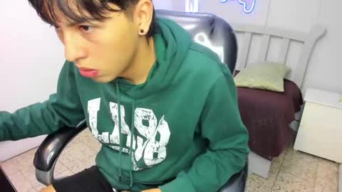 Stiwen online show from September 2025 12:31:02 PM