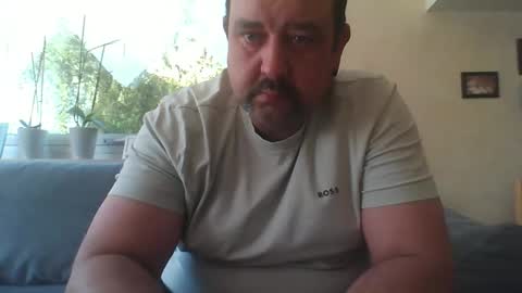 stoned1983 online show from April 2026 07:41:01 AM