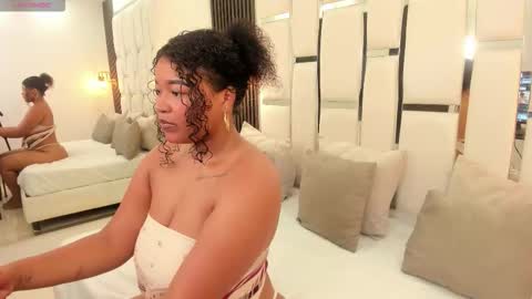 Stormy online show from November 2025 02:34:02 AM