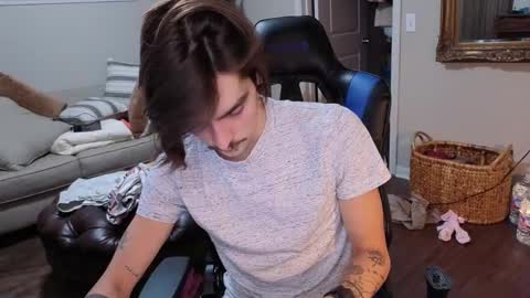 Snapshot of str8whiteboy21 chatting on September 2025 01:38:02 AM str8whiteboy21 online show from September 2025 01:38:02 AM