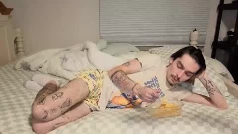 Snapshot of str8whiteboy21 chatting on March 2026 05:01:02 AM str8whiteboy21 online show from March 2026 05:01:02 AM