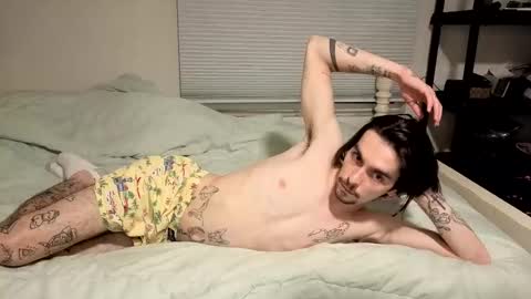 Snapshot of str8whiteboy21 chatting on April 2026 04:24:02 AM str8whiteboy21 online show from April 2026 04:24:02 AM