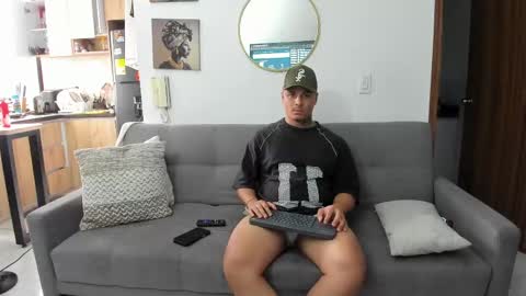 straight__friends online show from May 2026 01:51:01 PM