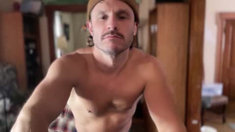 Snapshot of straightishd chatting on December 2025 08:58:01 PM Cowboy Zuhly online show from December 2025 08:58:01 PM