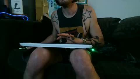 straitpipermann22 online show from December 2025 02:33:01 PM