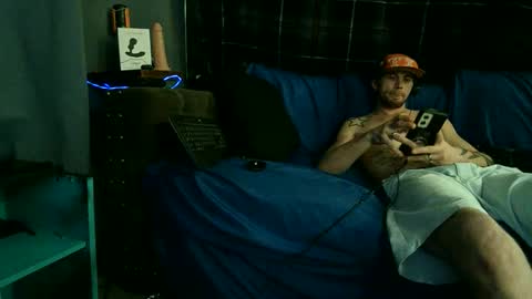 straitpipermann22 online show from December 2025 02:07:02 AM