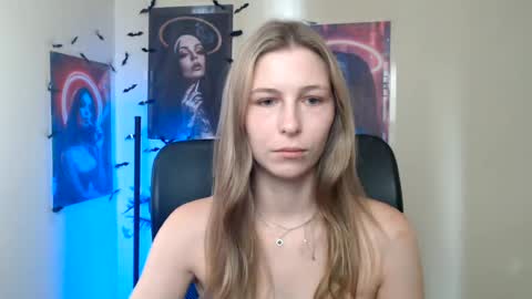 Snapshot of stranger_giirl chatting on July 2026 06:06:02 AM Amalia online show from July 2026 06:06:02 AM