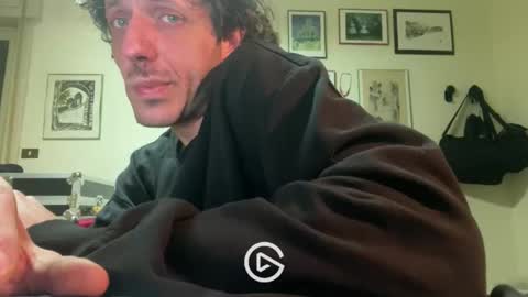 Snapshot of stratocasterluigi chatting on January 2025 04:10:01 PM jizzers online show from January 2025 04:10:01 PM