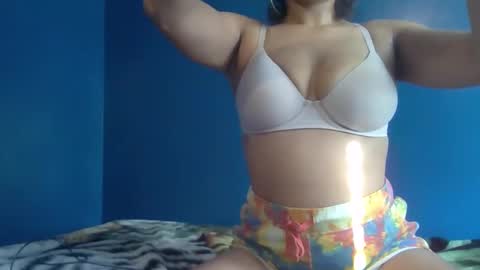 Strawberries X Straps online show from December 2025 03:42:01 PM