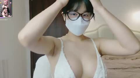 strawberry_loveee online show from July 2026 01:55:01 AM