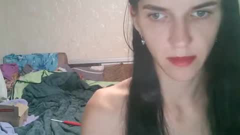 Snapshot of strawberry_storm chatting on October 2025 07:44:02 PM Strawberry Storm online show from October 2025 07:44:02 PM