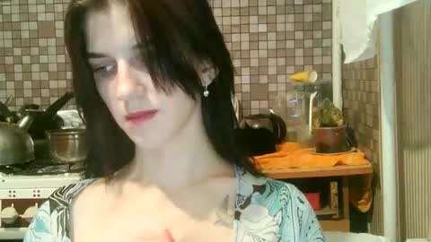 Snapshot of strawberry_storm chatting on November 2025 10:12:01 PM Strawberry Storm online show from November 2025 10:12:01 PM