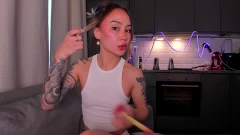 Snapshot of strawberrypie99 chatting on November 2025 12:04:01 PM Tati and Lola online show from November 2025 12:04:01 PM