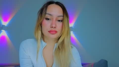 Tati and Lola online show from April 2026 05:04:02 AM