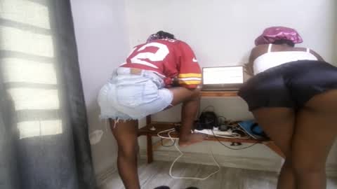 Snapshot of streetlioness chatting on December 2025 01:39:02 PM streetlioness online show from December 2025 01:39:02 PM