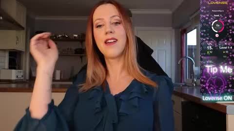 Amorina online show from November 2025 10:48:02 AM