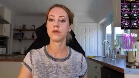 Snapshot of stripmequick chatting on June 2026 09:14:02 AM Amorina online show from June 2026 09:14:02 AM