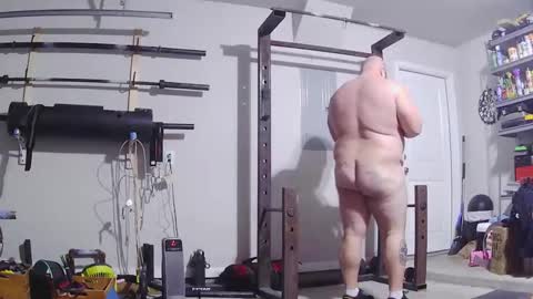 strong_bear89 online show from February 2026 06:46:01 PM