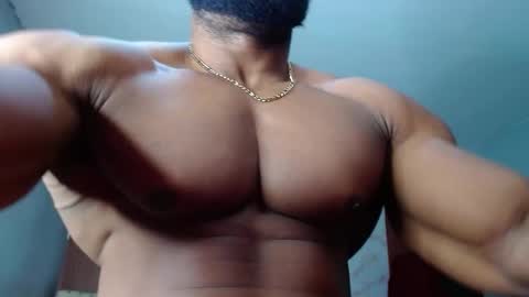 Snapshot of strong_george1 chatting on November 2025 10:43:02 PM strong_george1 online show from November 2025 10:43:02 PM