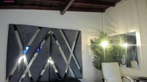 Snapshot of strong_girl_ chatting on February 2026 10:58:02 AM Alexa online show from February 2026 10:58:02 AM