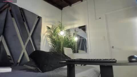 Snapshot of strong_girl_ chatting on March 2026 11:04:01 AM Alexa online show from March 2026 11:04:01 AM