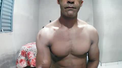 strongdaddyfantastic online show from May 2026 08:32:01 PM