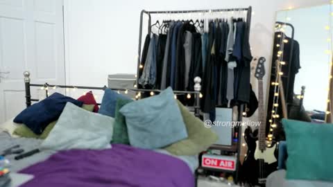 strongmellow online show from September 2025 06:10:02 PM