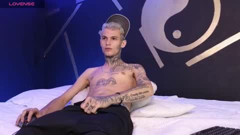 Snapshot of stuart_boy_ chatting on March 2025 03:01:01 AM stuart_boy_ online show from March 2025 03:01:01 AM