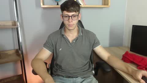Snapshot of stuart_white chatting on September 2025 06:41:02 PM stuart_white online show from September 2025 06:41:02 PM