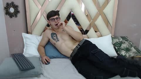 Snapshot of stuart_white chatting on September 2025 06:53:01 PM stuart_white online show from September 2025 06:53:01 PM