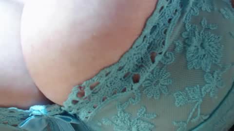 Snapshot of stunningboobs chatting on April 2026 01:03:01 AM Natasha online show from April 2026 01:03:01 AM