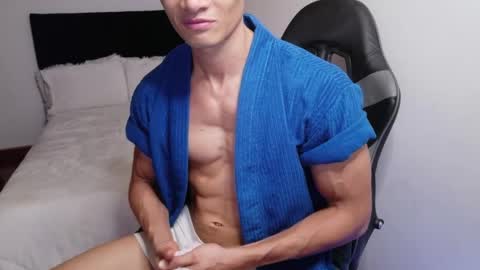 stylish man online show from May 2026 09:13:01 PM