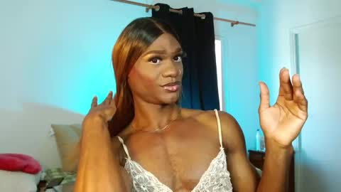 Snapshot of suannyklatten_ chatting on February 2025 12:59:01 PM Suanny Klatten It is my account independent online show from February 2025 12:59:01 PM