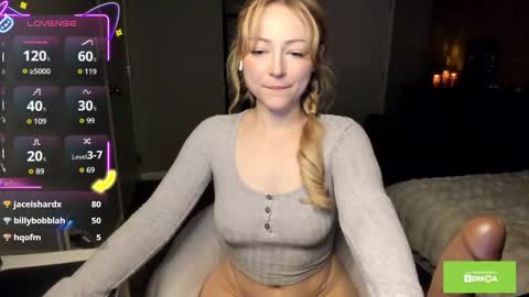 Button online show from October 2025 09:45:01 PM