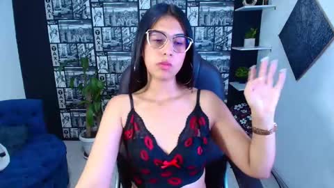 sub_scarlett_ online show from November 2025 02:09:01 PM