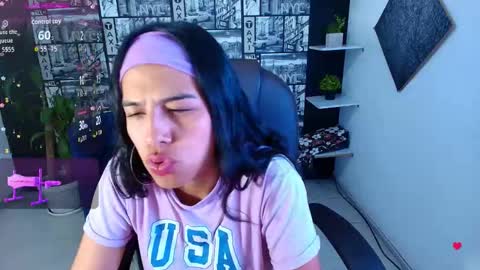 sub_scarlett_ online show from December 2025 08:40:01 PM