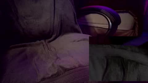 subbiguy00 online show from October 2025 01:07:02 PM