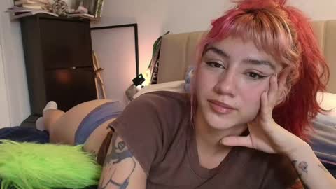 Snapshot of sublimetouch chatting on May 2026 01:33:01 AM Zoe online show from May 2026 01:33:01 AM