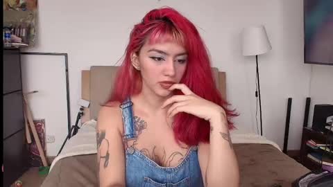 Snapshot of sublimetouch chatting on May 2026 08:17:01 PM Zoe online show from May 2026 08:17:01 PM