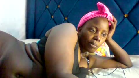 submissive_slut001 online show from November 2025 12:04:02 PM