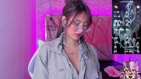 Snapshot of succubus_girl_ chatting on December 2024 03:17:01 PM Alexy online show from December 2024 03:17:01 PM