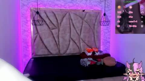 Snapshot of succubus_girl_ chatting on December 2024 01:00:01 PM Alexy online show from December 2024 01:00:01 PM