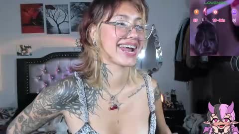 Snapshot of succubus_girl_ chatting on January 2025 05:56:02 PM Alexy online show from January 2025 05:56:02 PM