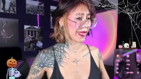 Snapshot of succubus_girl_ chatting on October 2025 12:51:01 AM Alexy online show from October 2025 12:51:01 AM