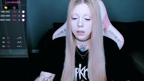 Snapshot of succubus_leslie chatting on October 2025 09:31:02 PM succubus_leslie online show from October 2025 09:31:02 PM