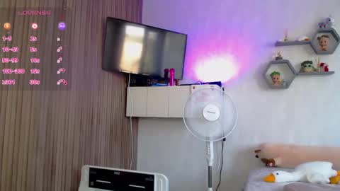 suchcute_ online show from June 2026 03:40:02 AM