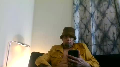 Snapshot of suckitu812 chatting on December 2024 10:19:01 AM SUCKITU812 online show from December 2024 10:19:01 AM